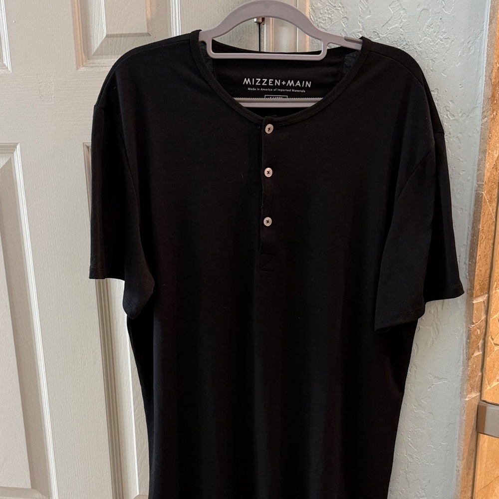 Mizzen+Main Black Short Sleeve Henley
